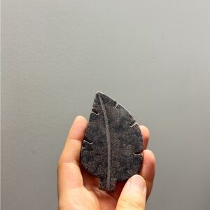 Unique Crystal Quartz Stone Leaf Carving